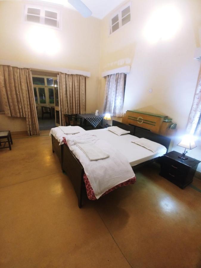 Hotel White House Dehradun Exteriör bild