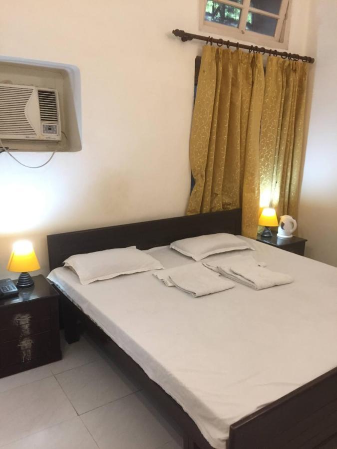 Hotel White House Dehradun Exteriör bild